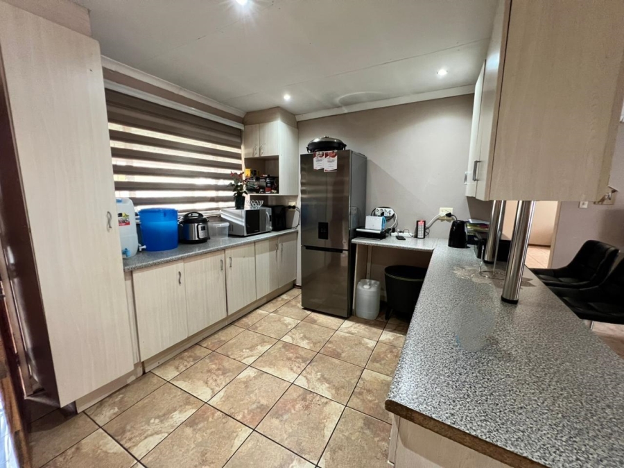 3 Bedroom Property for Sale in Lourierpark Free State